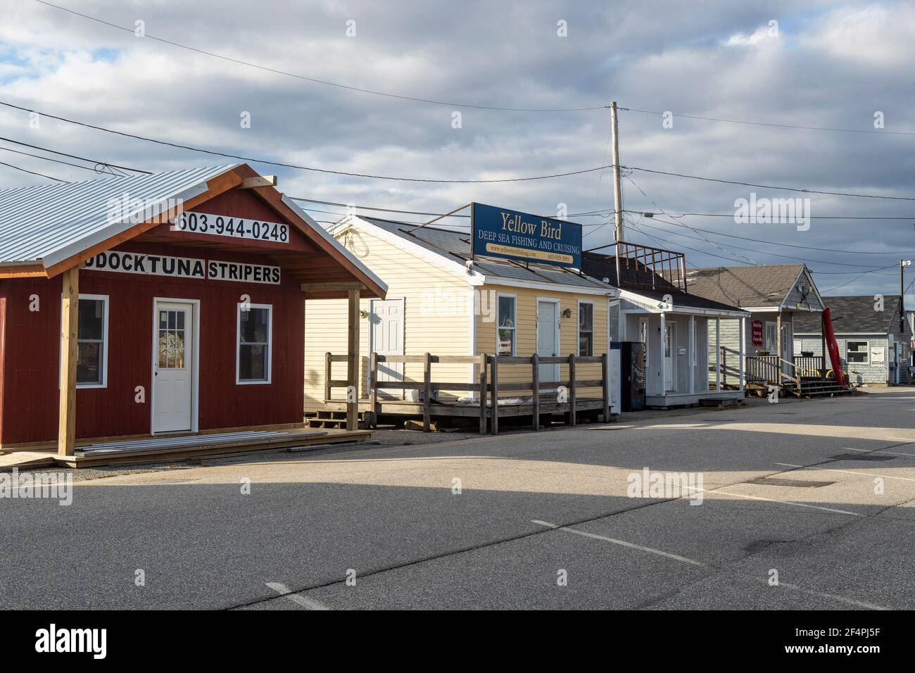 Vuoi andare a pesca d'altura? Questo e' il posto piu' famoso sulla spiaggia di NH per questo! Partenze giornaliere in stagione. Da South Hampton Harbour su Ocean Bld. Foto Stock