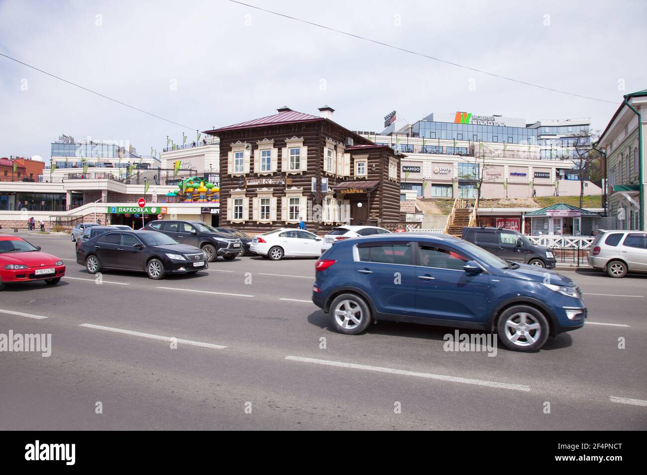 Irkutsk, Russia - 23 Maggio 2019: Street in Irkutsk Sloboda area (130 Trimestre), la Russia. Foto Stock