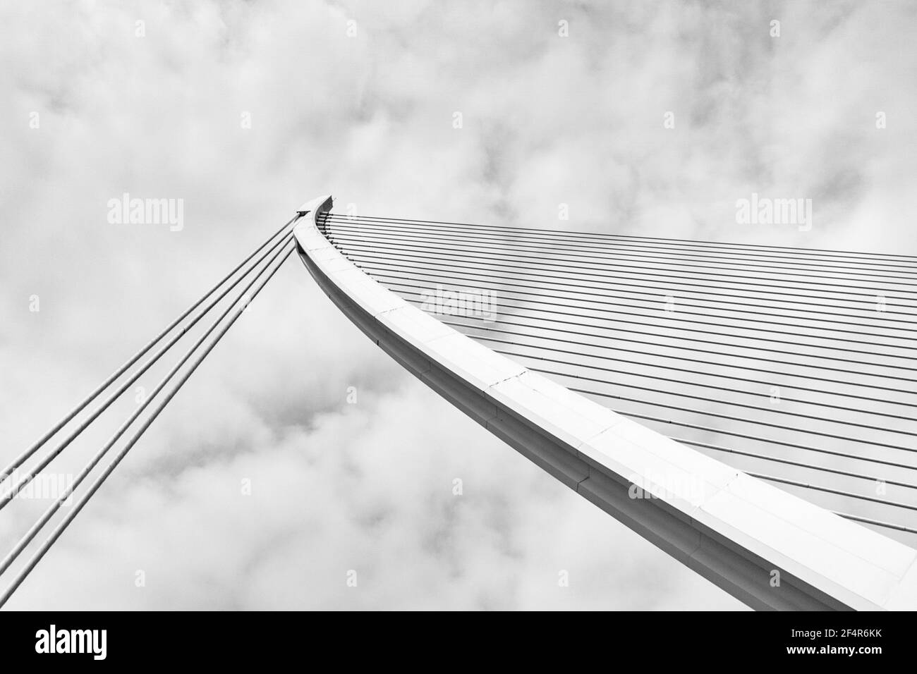 Una vista astratta del Ponte Assut de l'Or Nel centro di Valencia Foto Stock