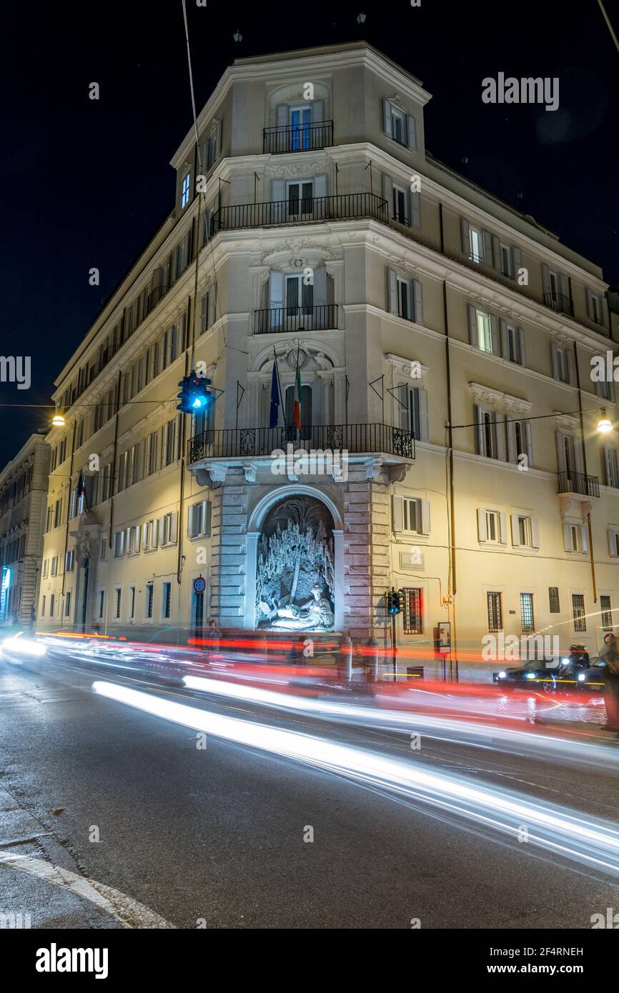 Roma, Italia - 04 Ott, 2018: vista notturna di attraversamento delle Quattro Fontane Foto Stock