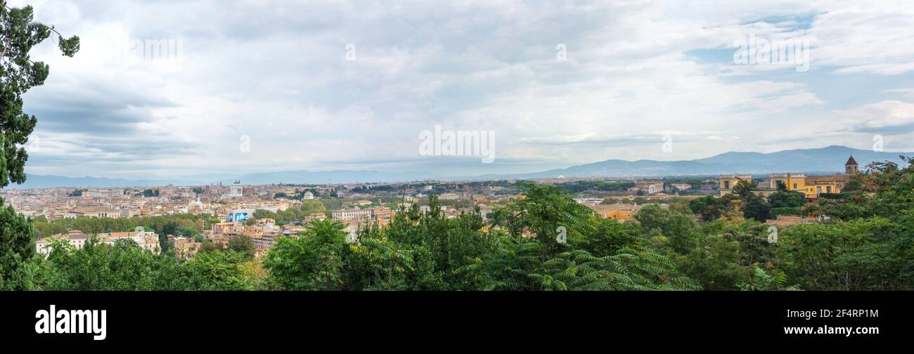 Roma - 05 ottobre 2018: Scenario della zona storica di Roma . Banner orizzontale con Roma per il web Foto Stock