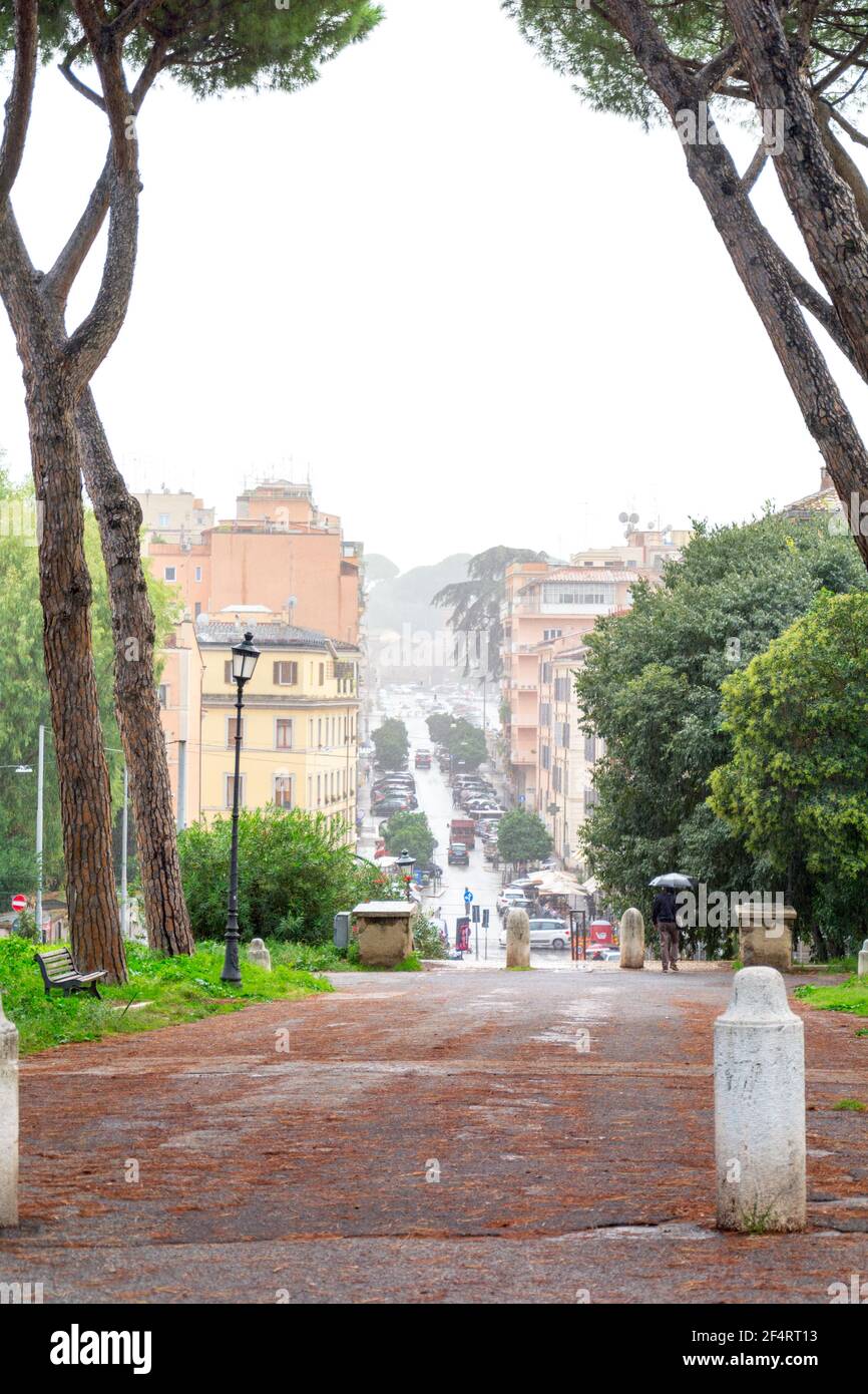 Roma, Italia - 06 ottobre 2018: Vista della Via dei Normanni durante la pioggia Foto Stock