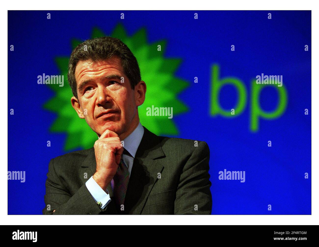 Sir John Browne alla presentazione di bps alla Comunità finanziaria A Londra oggi 13 Feb 2001 Foto Stock