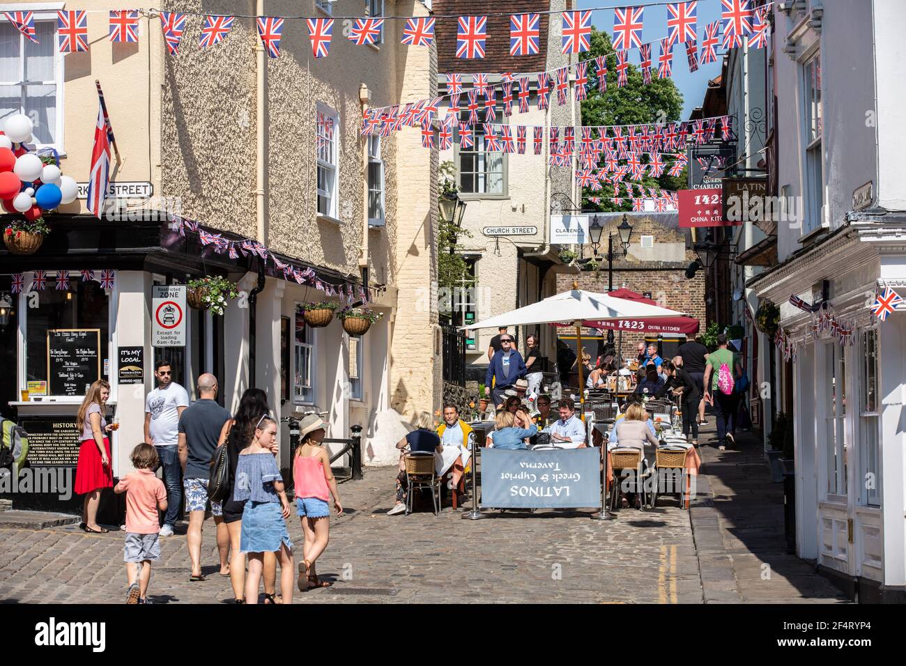 Windsor, storica città di mercato che ospita la famiglia reale nel Castello di Windsor, il Royal Borough di Windsor e Maidenhead nel Berkshire, Inghilterra, Regno Unito Foto Stock
