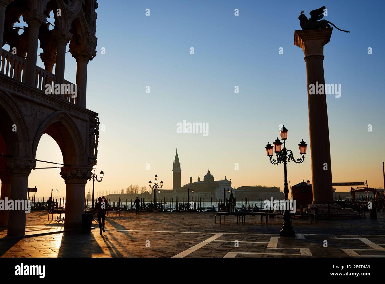 Geografia / viaggio, Italia, Venezia, Palazzo Ducale in luce, diritti aggiuntivi-clearance-Info-non-disponibile Foto Stock
