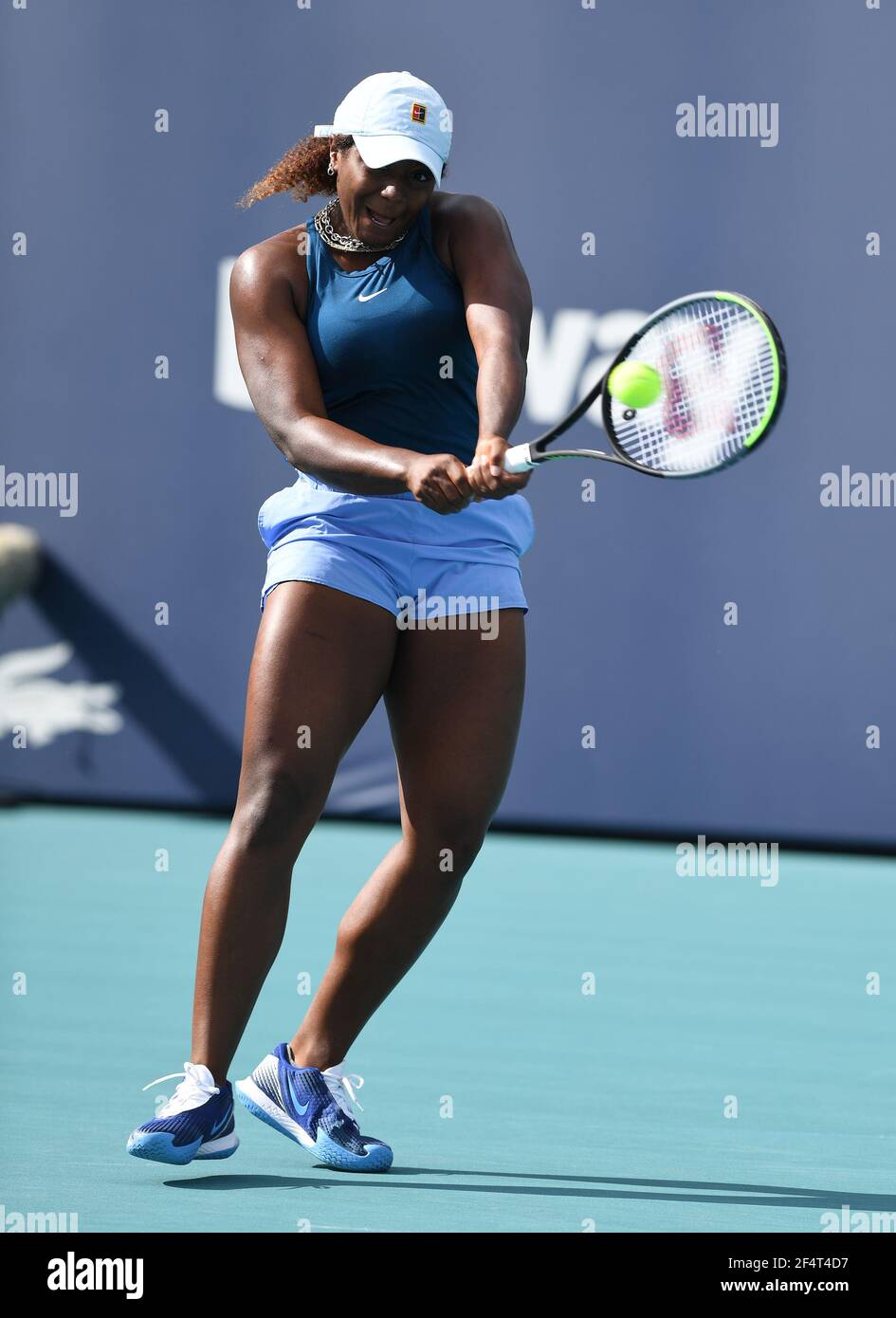 Miami Gardens, Florida, Stati Uniti. 22 marzo 2021. Misaki Doi Vs Hailey Baptiste al 2021Miami Open all'Hard Rock Stadium il 22 marzo 2021 a Miami Gardens, Florida. Credit: Mpi04/Media Punch/Alamy Live News Foto Stock