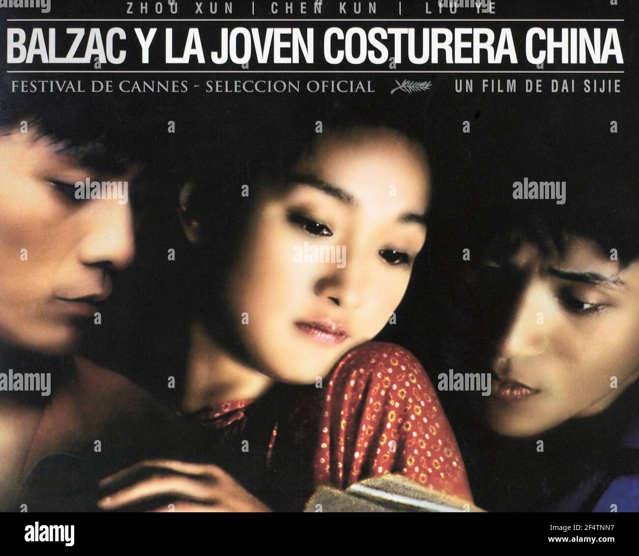 THE LITTLE CHINESE SEAMSTRESS (2002) -TITOLO ORIGINALE: BALZAC ET LA PETITE TAILLEUSE CHINOISE-, DIRETTO DA DAI SIJIE. CREDIT: PRODUCTIONS INTERNATIONALES 'LE FILM'/FORBIDDEN CITY / ALBUM Foto Stock