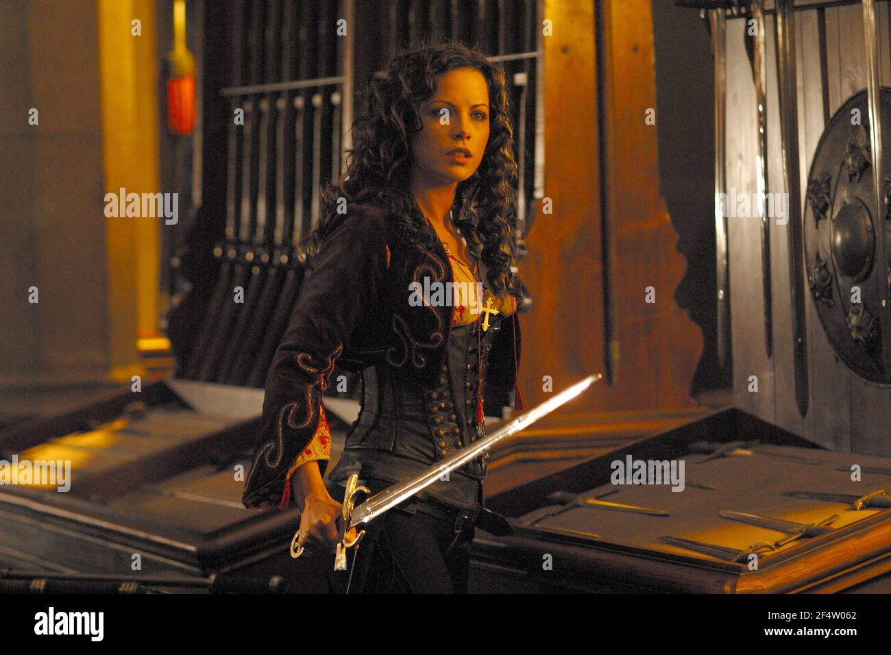 KATE BECKINSALE in VAN HELSING (2004), diretto da STEPHEN SOMMERS. Credit: UNIVERSAL / MASI, FRANK / Album Foto Stock