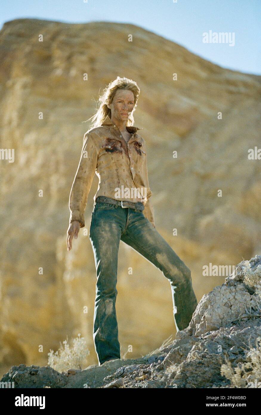 UMA THURMAN IN KILL BILL: VOL. 2 (2004), regia DI QUENTIN TARANTINO. Credit: MIRAMAX / COOPER, ANDREW / Album Foto Stock