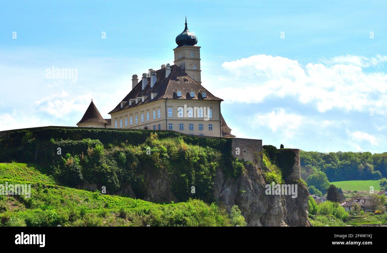 Castello di Schönbühel sulla scogliera sopra il Danubio nella regione di Wachau In bassa Austria Foto Stock