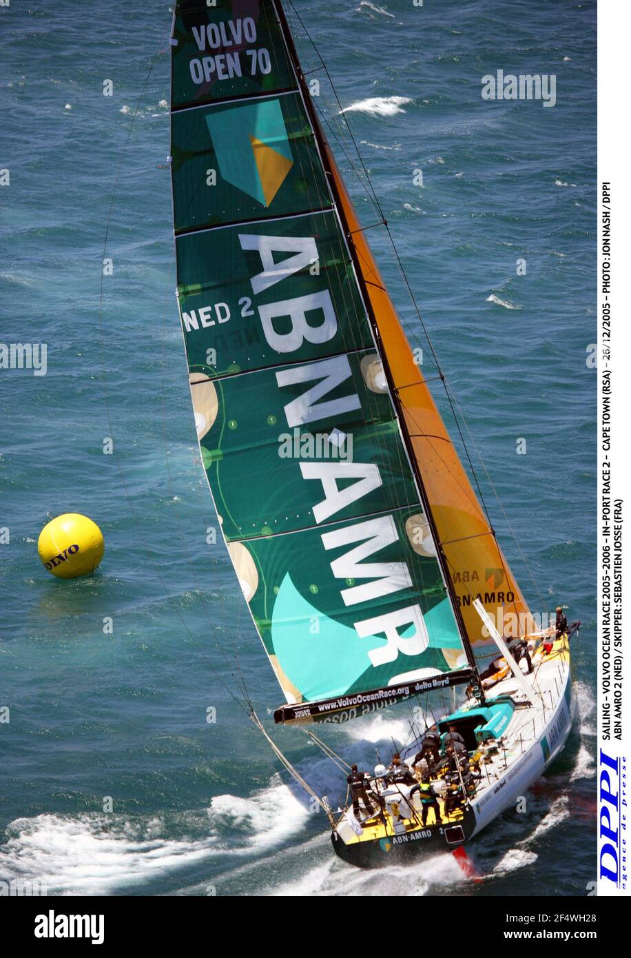 VELA - VOLVO OCEAN RACE 2005-2006 - IN-PORT RACE 2 - CITTÀ DEL CAPO (RSA) - 26/12/2005 - FOTO : JON NASH / DPPI ABN AMRO 2 (NED) / SKIPPER : SEBASTIEN JOSSE (FRA) Foto Stock