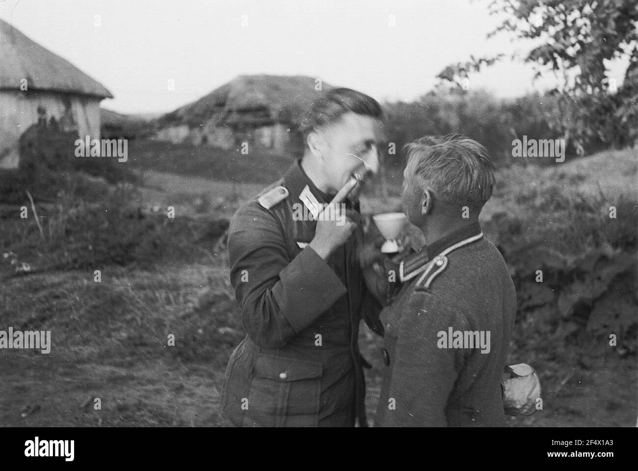 Seconda guerra mondiale. Per la fatturazione. Unione Sovietica. Due soci Wehrmacht in vacanza Foto Stock