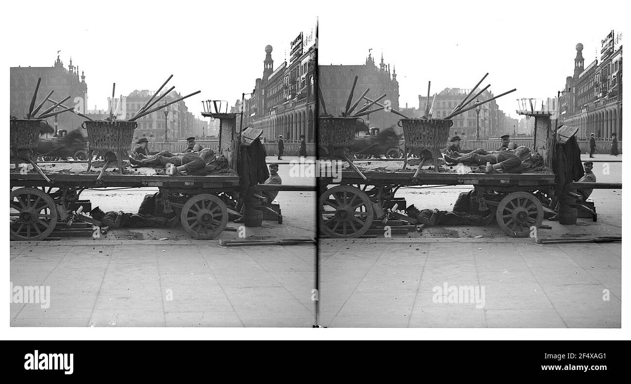 Amburgo. Vista dal Reesendammbrücke, su cui conduce la rimozione della maiuscola, verso il piccolo Alster. Indietro a sinistra il municipio, a destra l'Alsterarkaden Foto Stock