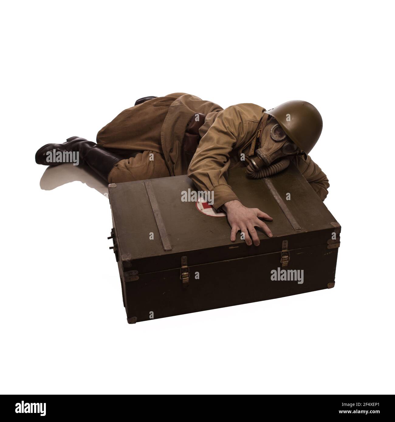 Uomo attore in uniforme militare di un soldato dell'Esercito Rosso dei tempi seconda Guerra Mondiale foto fatta nello stile di 'basso tasto' Foto Stock