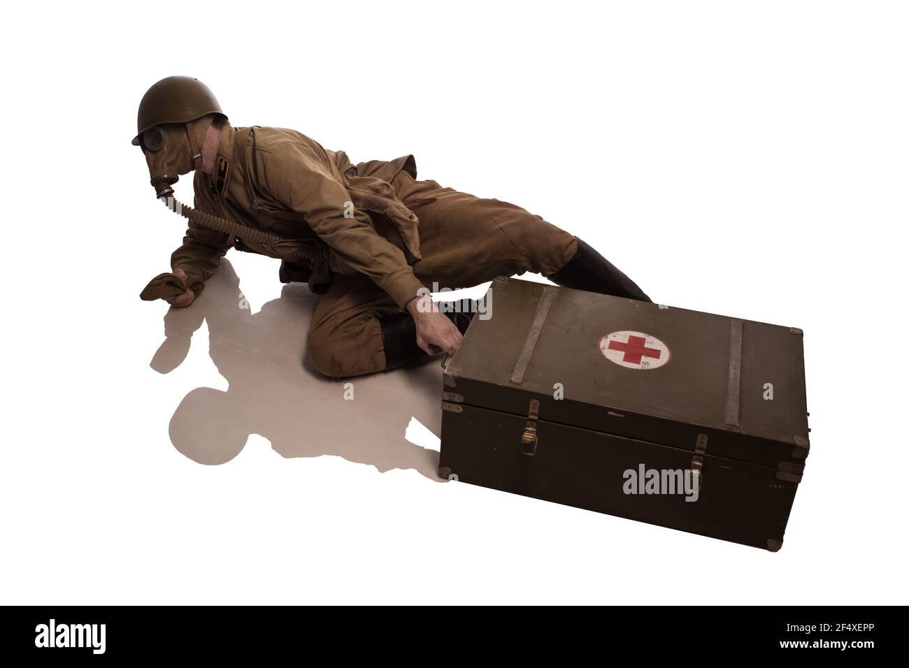 Uomo attore in uniforme militare di un soldato dell'Esercito Rosso dei tempi seconda Guerra Mondiale foto fatta nello stile di 'basso tasto' Foto Stock