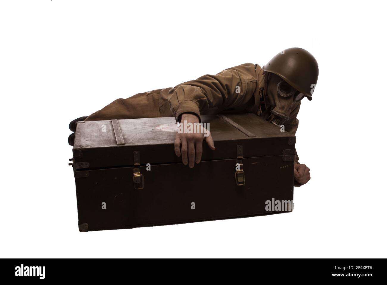 Uomo attore in uniforme militare di un soldato dell'Esercito Rosso dei tempi seconda Guerra Mondiale foto fatta nello stile di 'basso tasto' Foto Stock