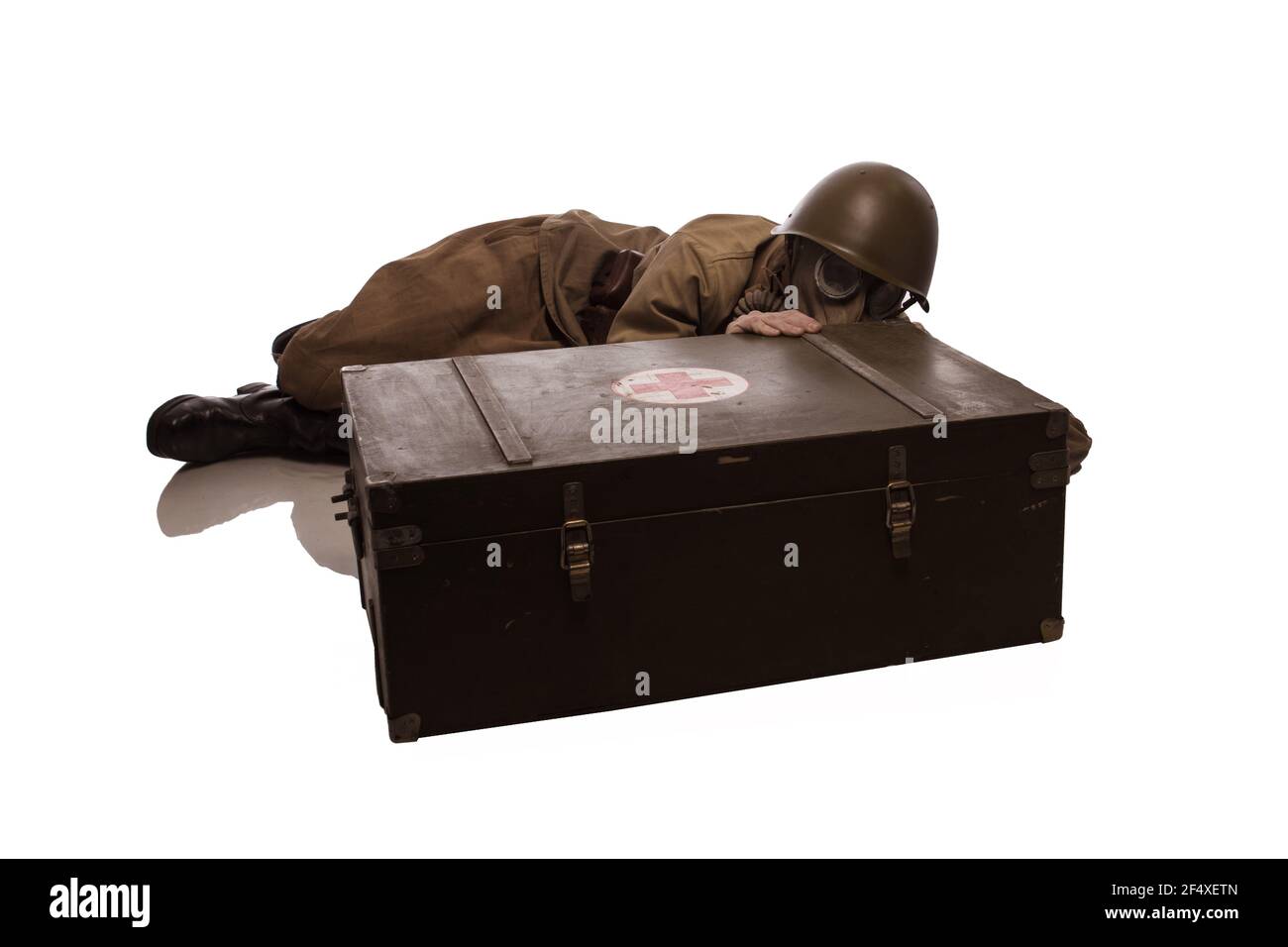 Uomo attore in uniforme militare di un soldato dell'Esercito Rosso dei tempi seconda Guerra Mondiale foto fatta nello stile di 'basso tasto' Foto Stock