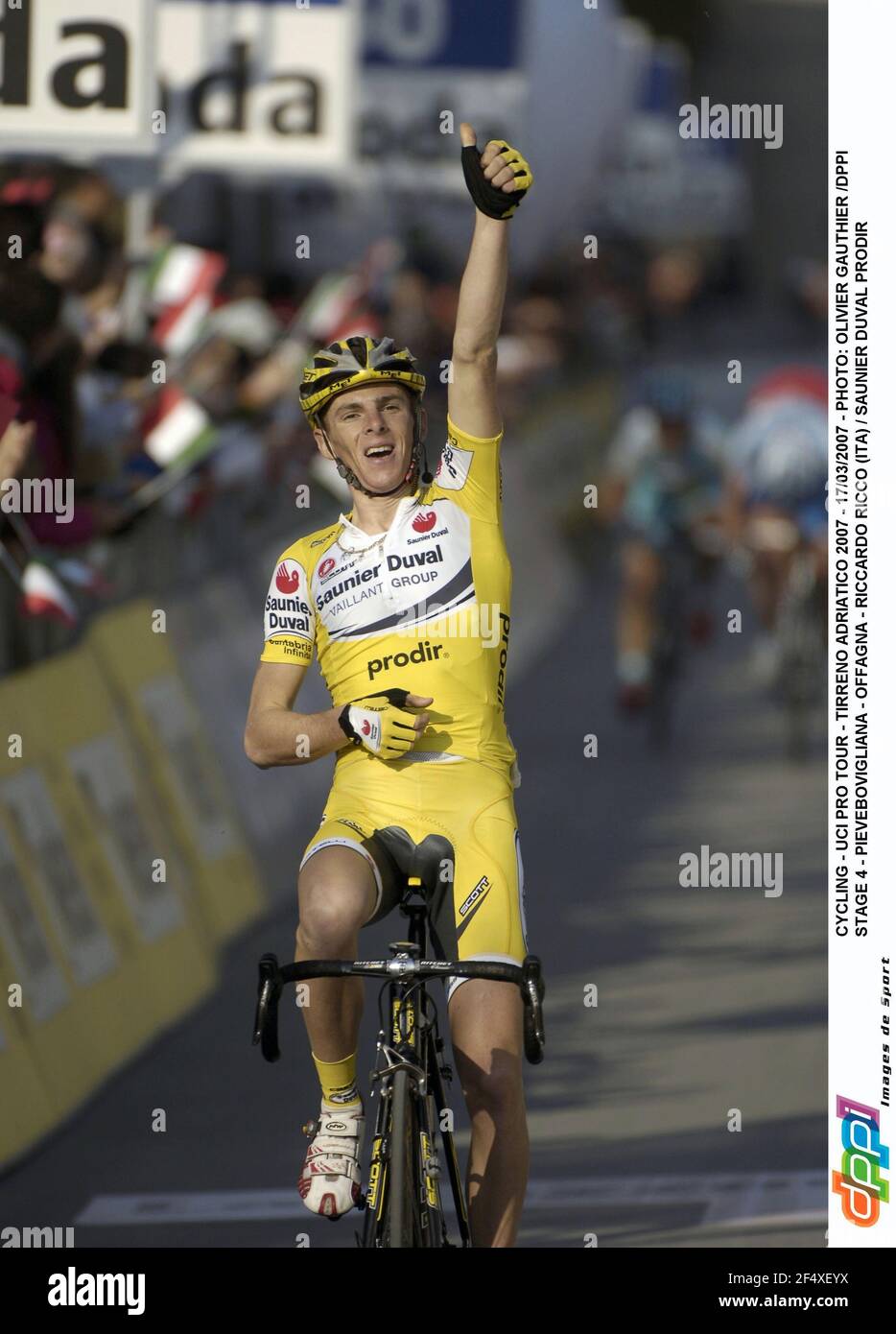 CICLISMO - UCI PRO TOUR - TIRRENO ADRIATICO 2007 - 17/03/2007 - PHOTO: OLIVIER GAUTHIER /DPPI STAGE 4 - PIEVEBOVIGLIANA - OFFAGNA - RICCARDO RICCO (ITA) / SAUNIER DUVAL PRODIR Foto Stock