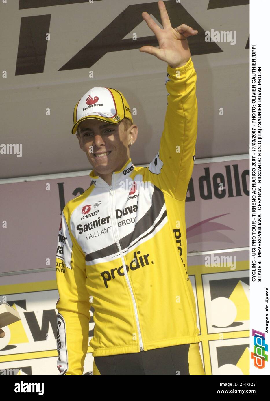 CICLISMO - UCI PRO TOUR - TIRRENO ADRIATICO 2007 - 17/03/2007 - PHOTO: OLIVIER GAUTHIER /DPPI STAGE 4 - PIEVEBOVIGLIANA - OFFAGNA - RICCARDO RICCO (ITA) / SAUNIER DUVAL PRODIR Foto Stock