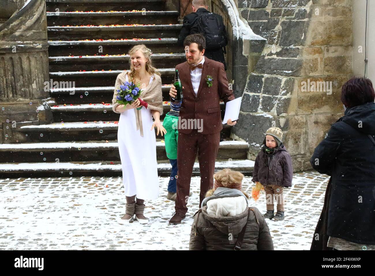 Etwas seltener zu sehen , eine Hochzeit während der Corona Pandemie in Görlitz am 20.03.2021 Foto Stock