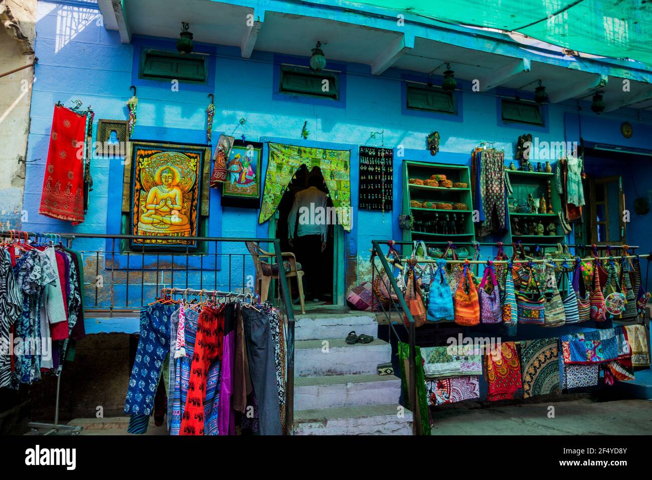 Vendere vestiti nella città blu, Jodhpur Foto Stock