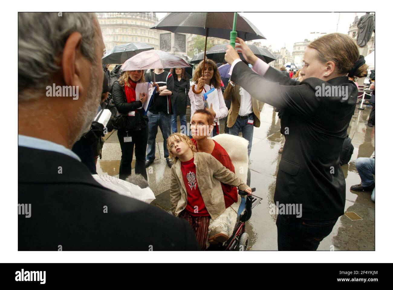 Marc Quinn ALISON INCINTA installato su Trafalgar Square Fouth Plinto pic David Sandison 15/9/2005 Foto Stock