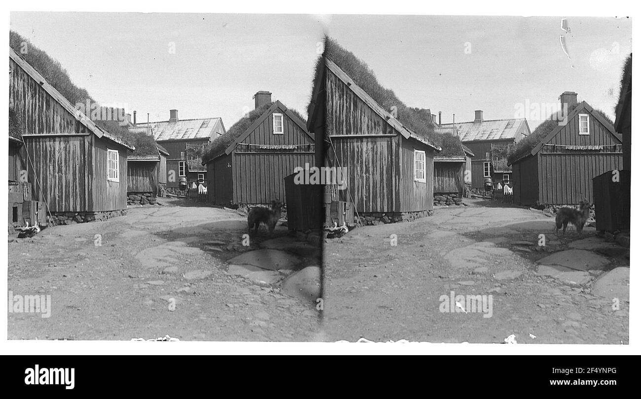 Torshavn / Isole Faroe (Danimarca). Strada con case di legno con blocco Foto Stock