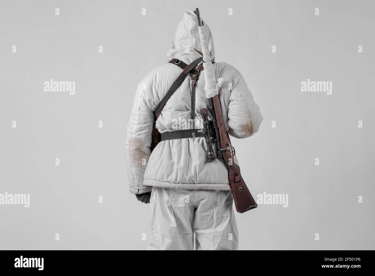 Attore maschile nell'uniforme militare invernale di un soldato tedesco, il periodo 1941-1945, la seconda guerra mondiale Foto Stock