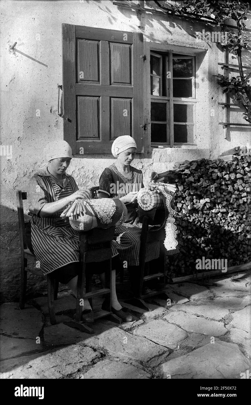 Klöppelfrauen am Berggut Foto Stock