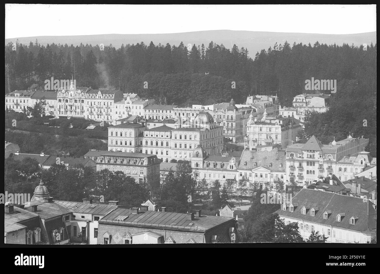 Marienbad. Townhouse (1877-1878; da E. Luke ad A. Streit) e Jägerstraße Foto Stock