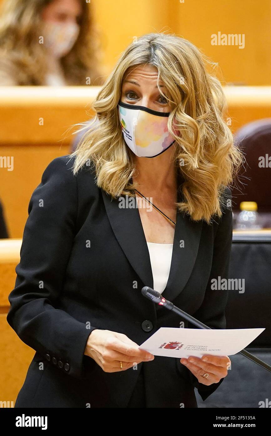 Madrid, Spagna; 23.03.2021.- il ministro del lavoro, del governo spagnolo Yolanda Díaz ha detto, oggi al Senato, che il mercato del lavoro in Spagna è miserabile: Precario e temporaneo, oltre che emarginato -con i giovani, con le donne, con persone di età superiore a 45 anni- . Si basa sullo statuto dei lavoratori, approvato il 14 marzo 1980. Da allora, sono stati effettuati più di 50 aggiornamenti. Nessuno di loro ha risolto la disoccupazione di stato endemica. In un aspetto di quasi tre ore prima della commissione del Congresso.il ministro è la proposta di occupare il posto che il secondo vice presidente P Foto Stock