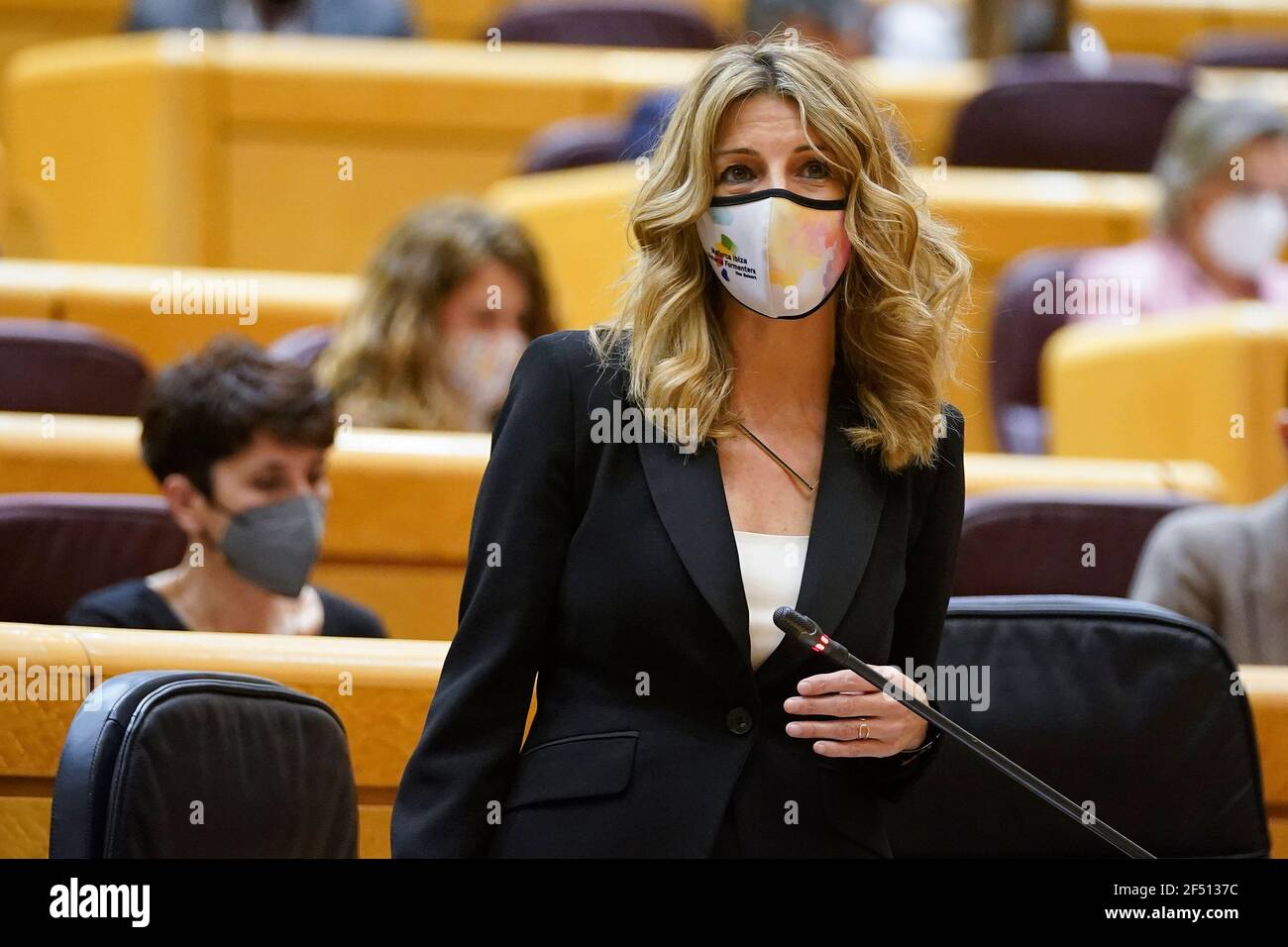 Madrid, Spagna; 23.03.2021.- il ministro del lavoro, del governo spagnolo Yolanda Díaz ha detto, oggi al Senato, che il mercato del lavoro in Spagna è miserabile: Precario e temporaneo, oltre che emarginato -con i giovani, con le donne, con persone di età superiore a 45 anni- . Si basa sullo statuto dei lavoratori, approvato il 14 marzo 1980. Da allora, sono stati effettuati più di 50 aggiornamenti. Nessuno di loro ha risolto la disoccupazione di stato endemica. In un aspetto di quasi tre ore prima della commissione del Congresso.il ministro è la proposta di occupare il posto che il secondo vice presidente P Foto Stock
