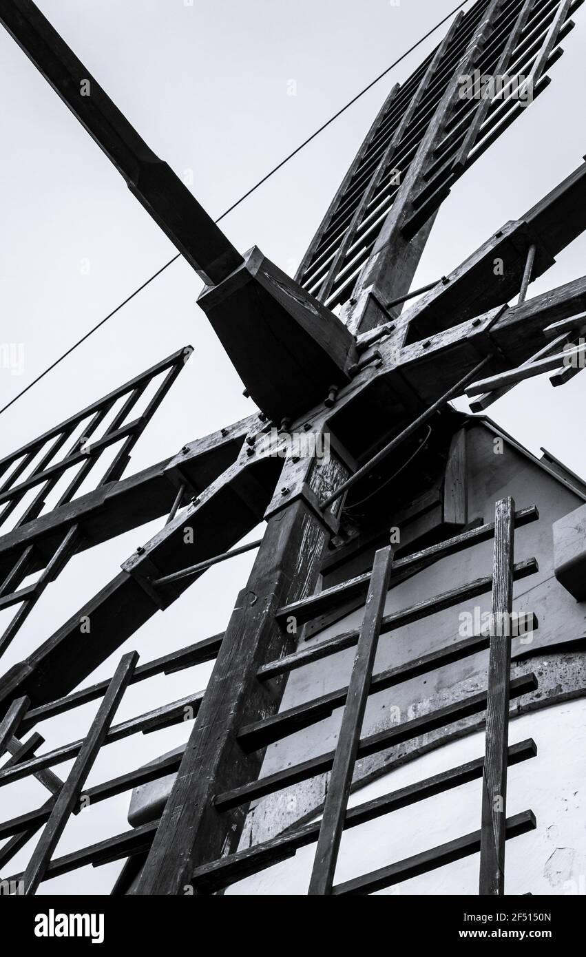 Particolare della parte centrale delle lame di AN vecchio mulino a vento Foto Stock