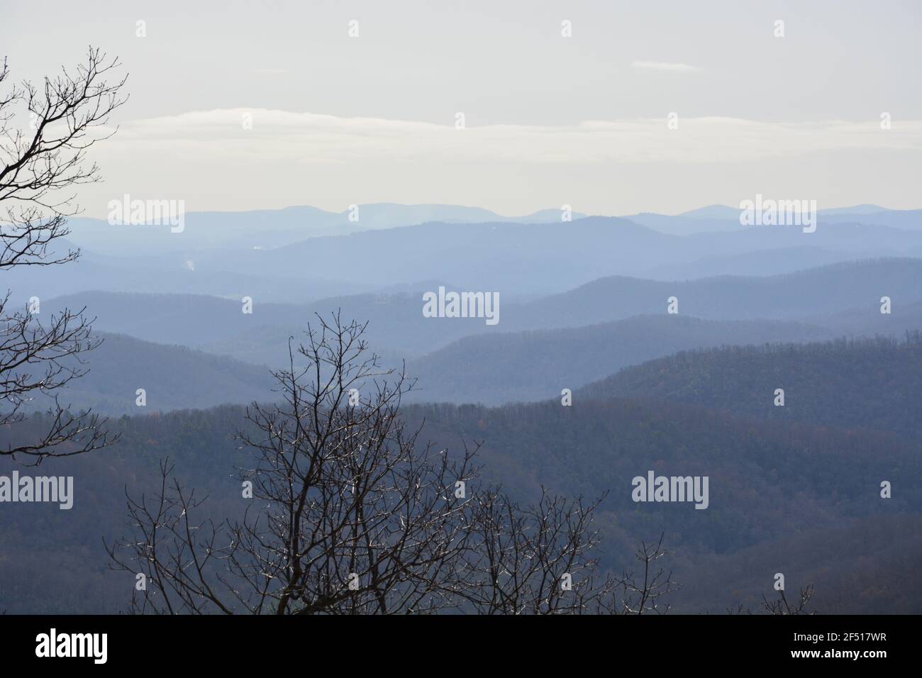 Blue Ridge Mountain Range al mattino Foto Stock