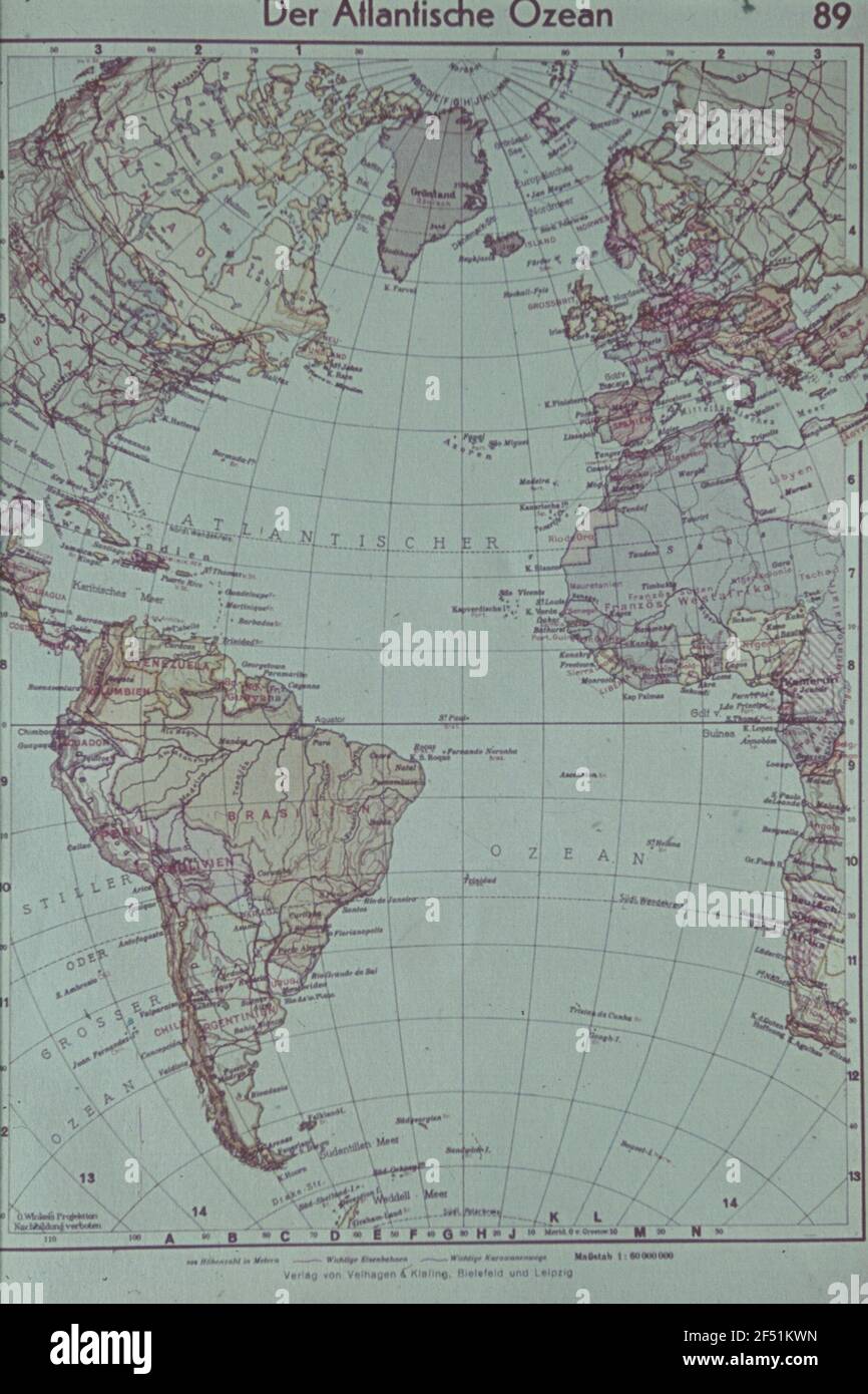Mappe per lezioni di diapositive. Lato da un atlante con un oceano di allattamento al seno Foto Stock