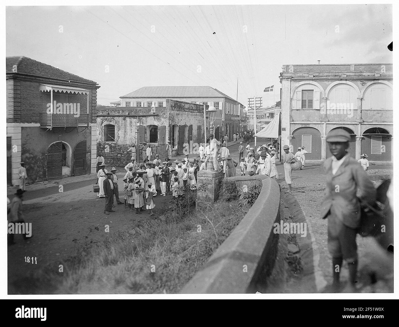 San Tommaso (Isole Vergini). Scena di strada con passanti Foto Stock
