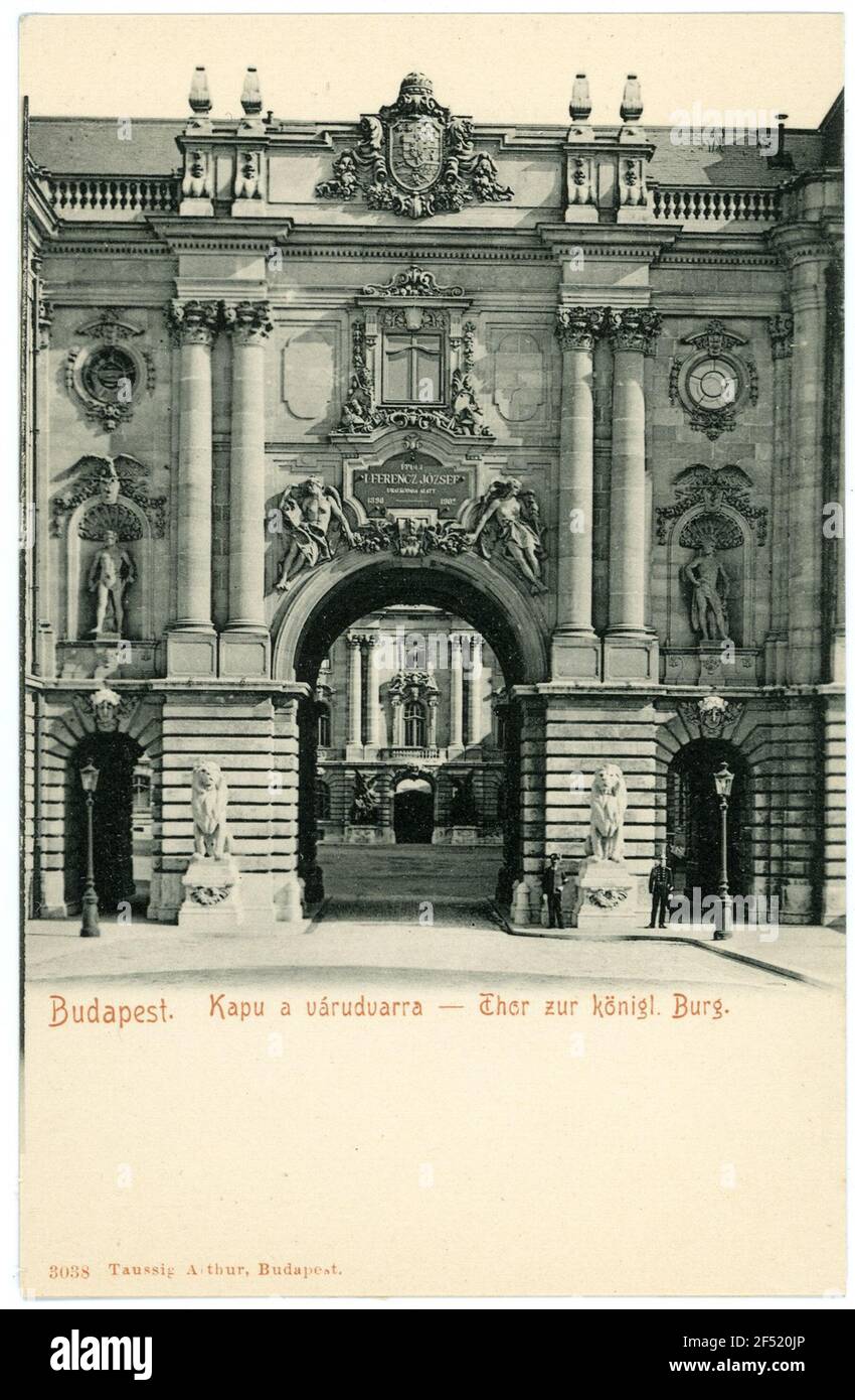 Porta al castello reale di Budapest. Porta al castello reale Foto Stock