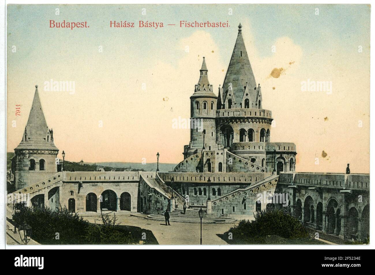 Pescatore Budapest. Fischerbastei con la chiesa di Santo Stefano Foto Stock