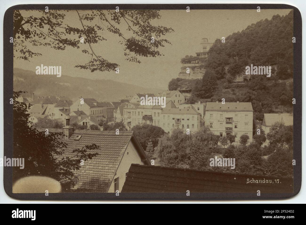 Schandau (Bad Schandau). Vista della parte locale all'uscita di Kirnitzschtal. Vista sud-ovest Foto Stock