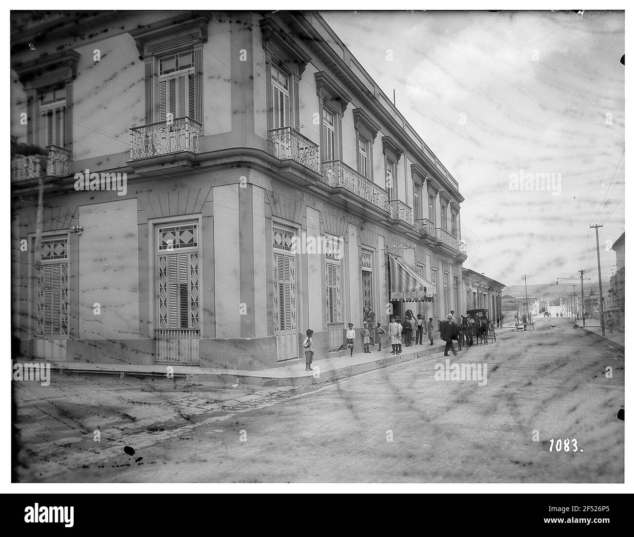 Matanzas. Strada con Hotel de Paris Foto Stock