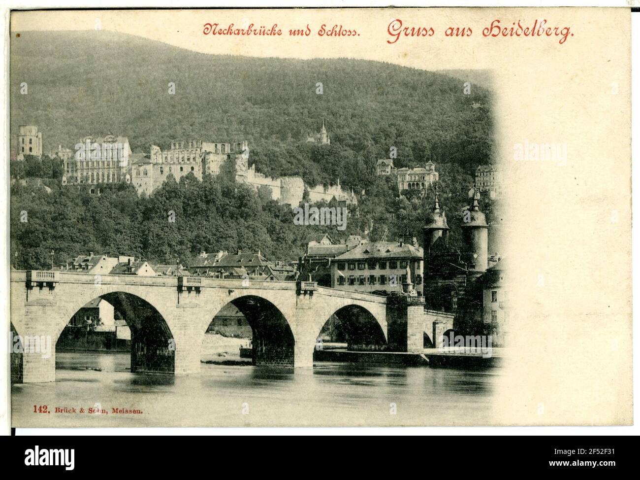 Neckarbrücke e il castello di Heidelberg. Neckarbrücke e blocco Foto Stock