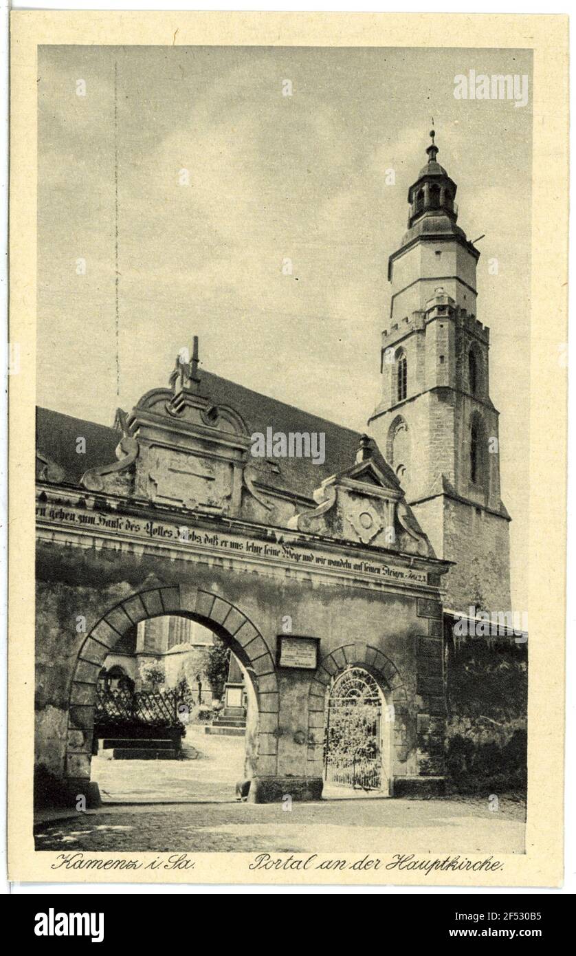 Portale presso la chiesa principale Kamenz. Portale alla chiesa principale Foto Stock