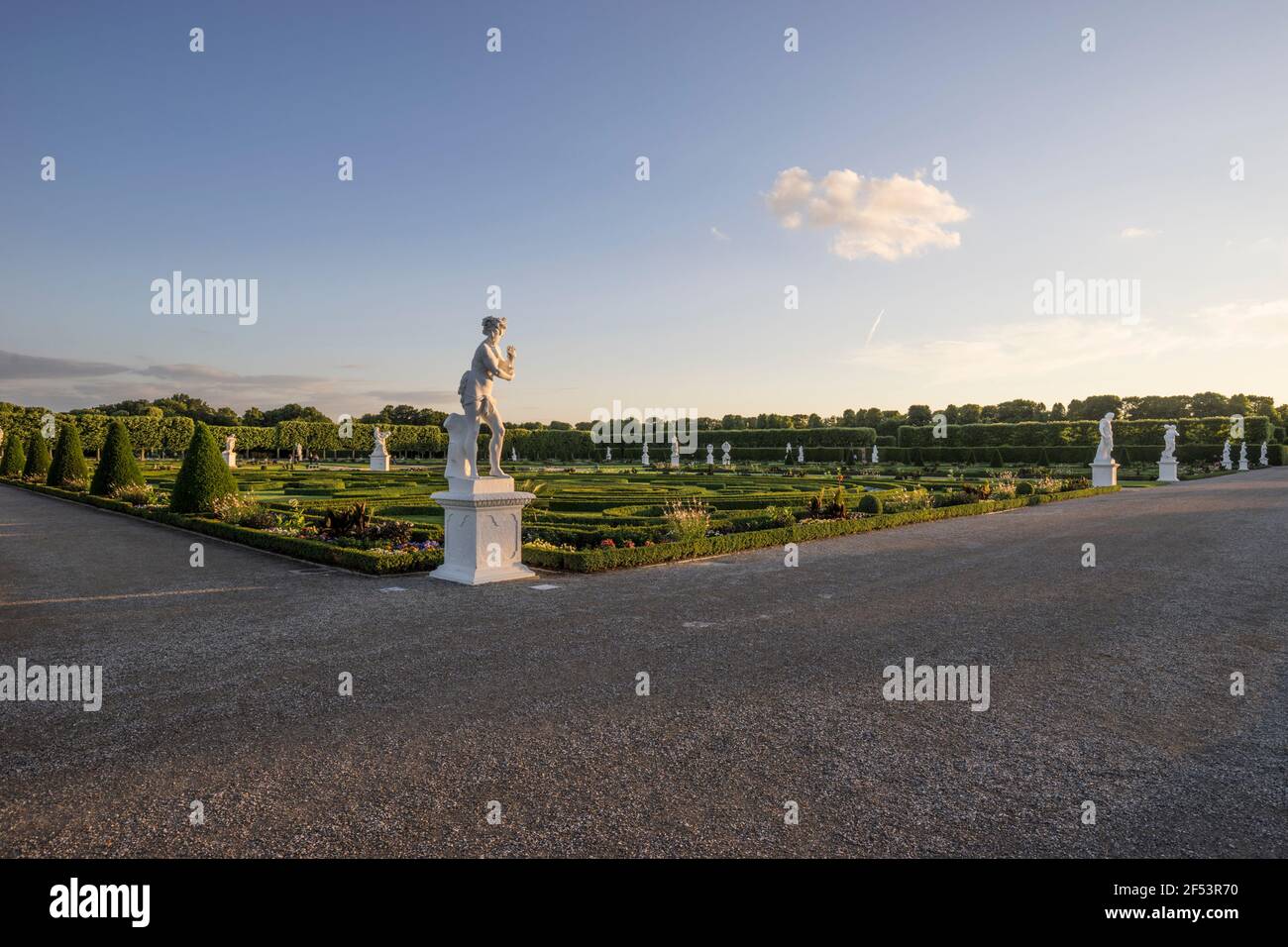 Geografia / viaggio, Germania, bassa Sassonia, Hannover, giardini di Herrenhausen in serata, di proprietà liberata Foto Stock