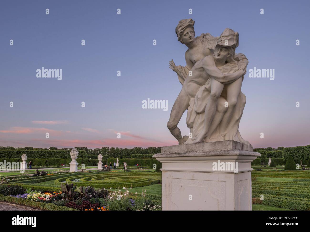 Geografia / viaggio, Germania, bassa Sassonia, Hannover, la statua 'Merkur & Psyche' dei giardini di Herrenhausen in serata, proprietà-liberata Foto Stock