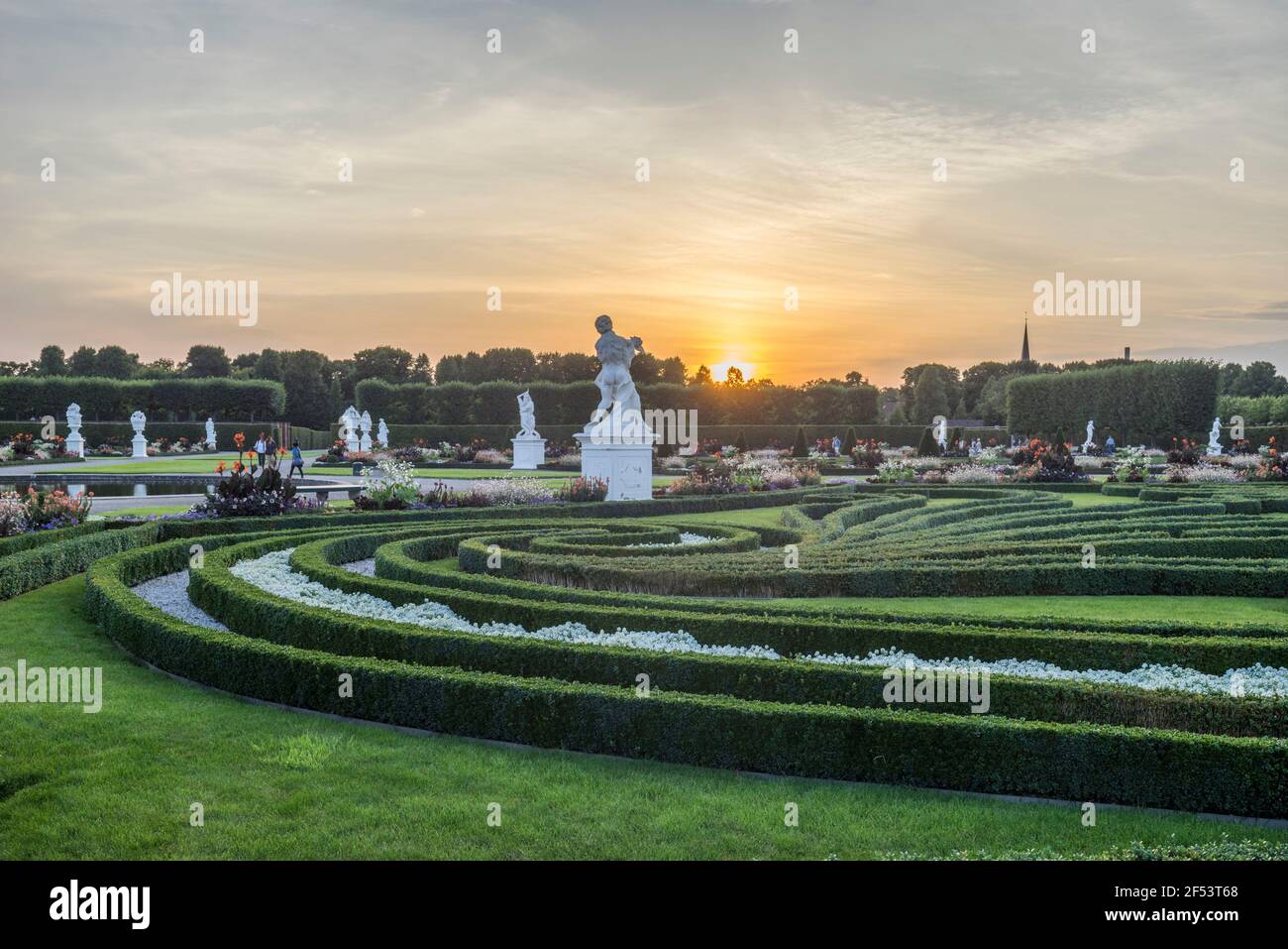 Geografia / viaggio, Germania, bassa Sassonia, Hannover, giardini di Herrenhausen in serata, di proprietà liberata Foto Stock