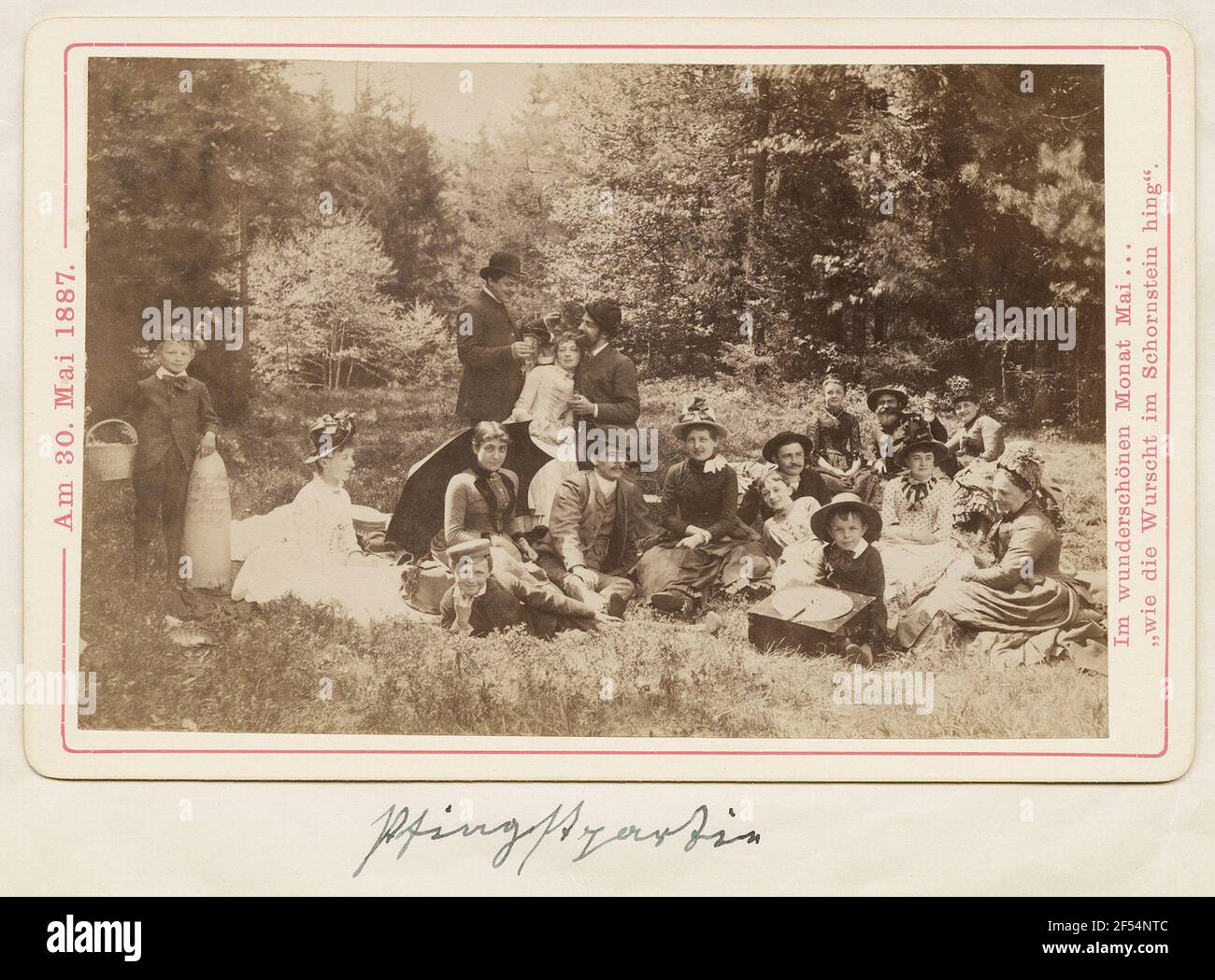 Pentecoste. Escursione della famiglia Römmler nel verde Foto Stock
