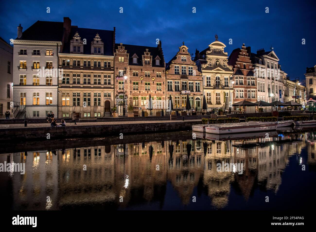 Geografia / viaggio, Belgio, case di gilda al Leie (fiume) nella città vecchia all'ultima luce del giorno, GH, diritti aggiuntivi-clearance-Info-non-disponibile Foto Stock