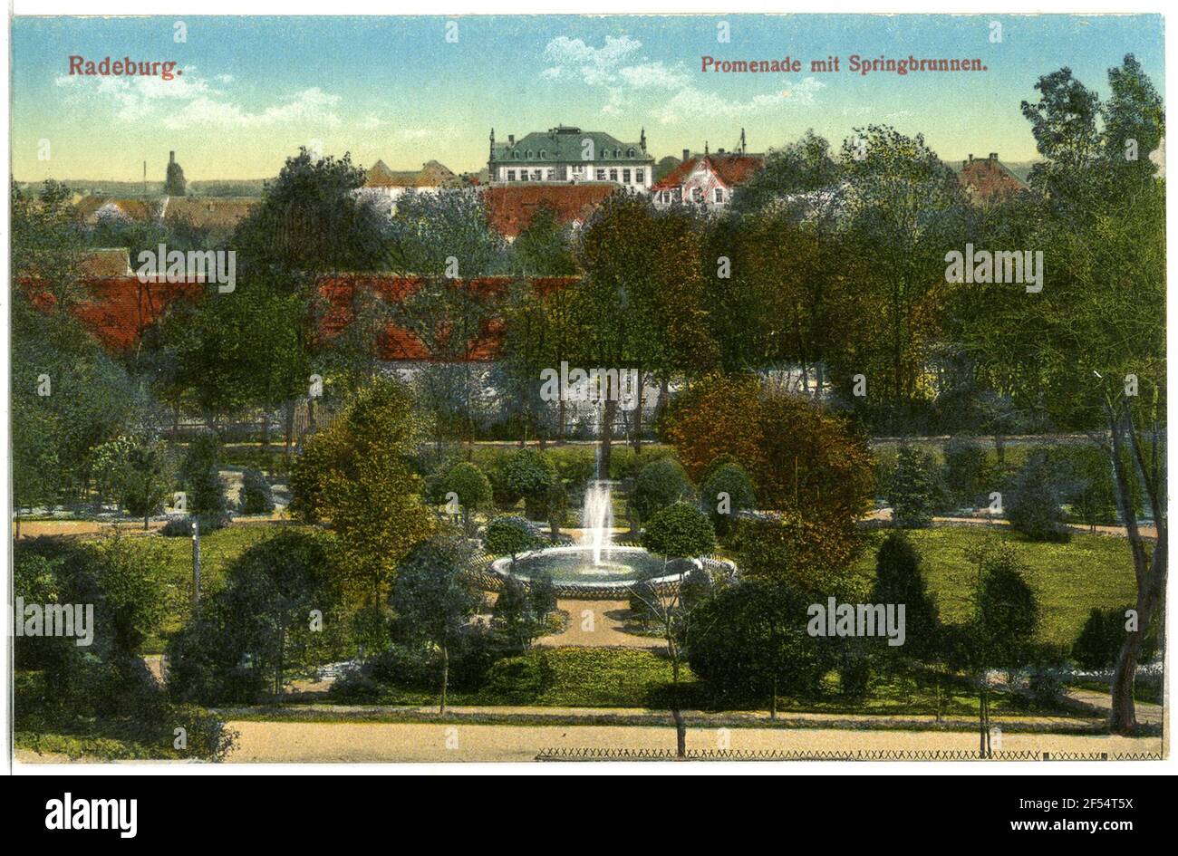 Passeggiata con fontana Radeburg. Passeggiata con fontana Foto Stock
