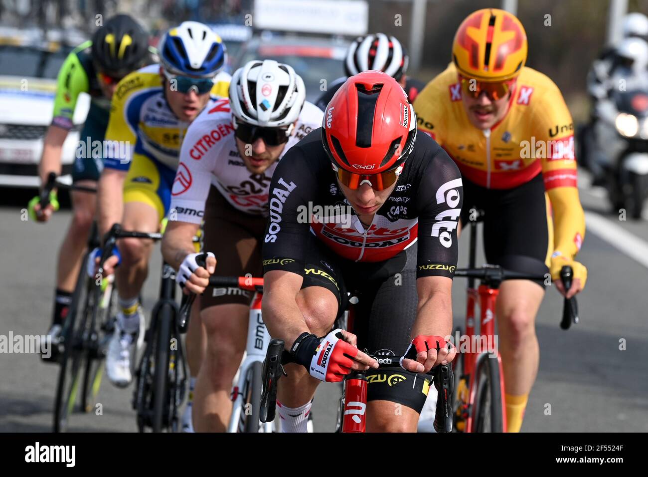 Ruben Apers Belga di Sport Vlaanderen-Baloise, Alexis Gougeard francese della AG2R Citroen Team, Gerben Thijssen belga di Lotto Soudal e Er norvegese Foto Stock