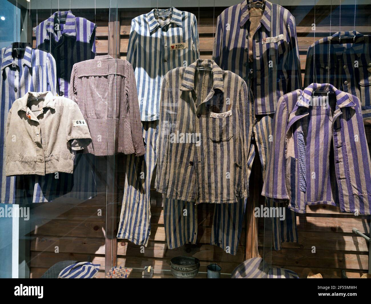 Israele Gerusalemme Yad Vashem vestiti del campo di concentramento nazista Foto Stock